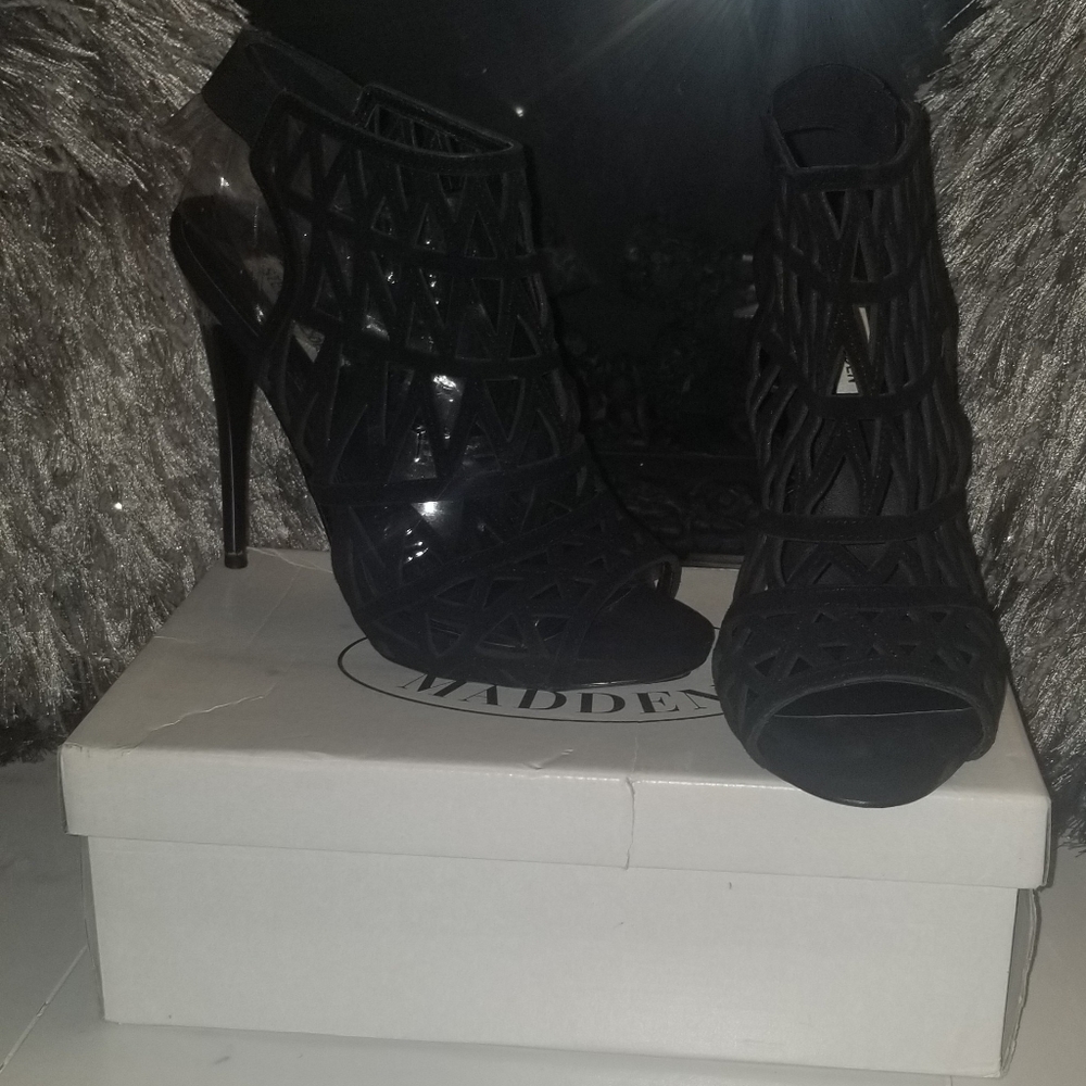 Shoes - Picture 2 of 2